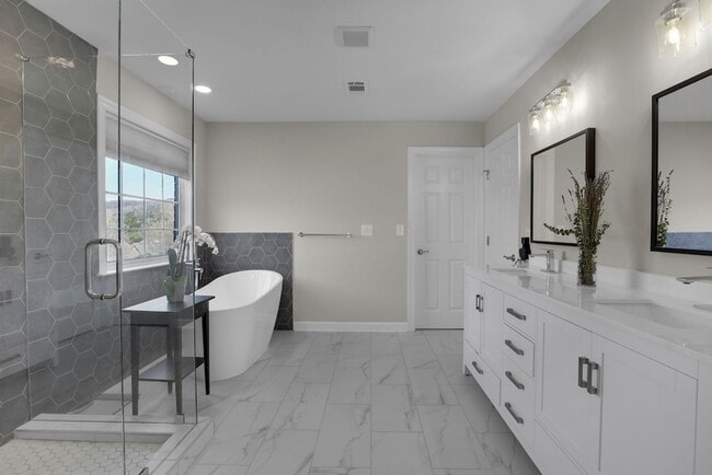 Building Photo - 3005 Coral Bell Ln