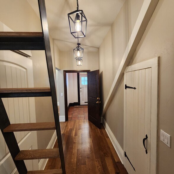 Building Photo - 3134 Zuni St