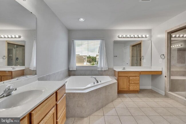Building Photo - 24340 Broad Creek Dr