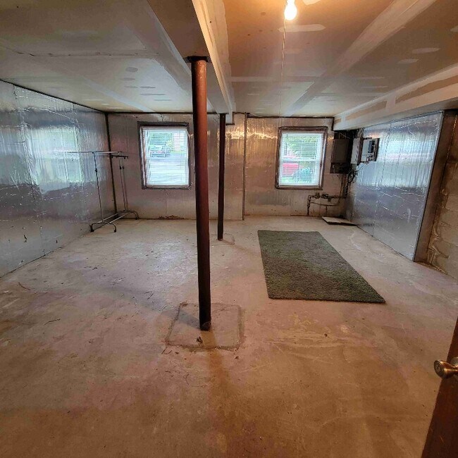 Building Photo - 2156 Birch Dr