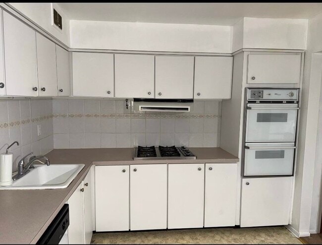 Building Photo - 24 Sunset Ave