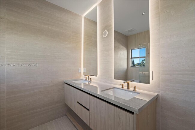 Building Photo - 3187 SW 23rd St