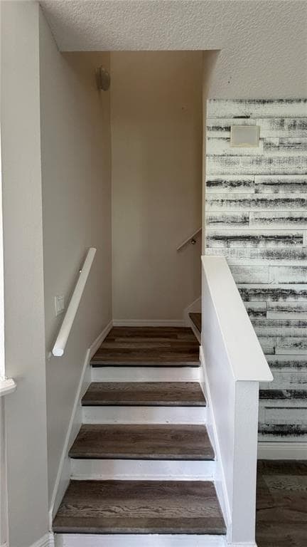 Building Photo - 1941 Brancaster Cir