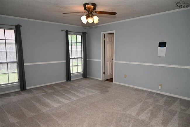 Building Photo - 907 Sugarbush Ln