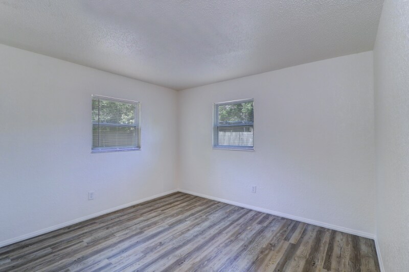 Building Photo - 5345 Laurel Pl
