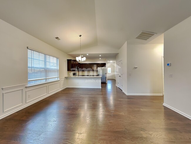 Building Photo - 553 Friar Park Ln