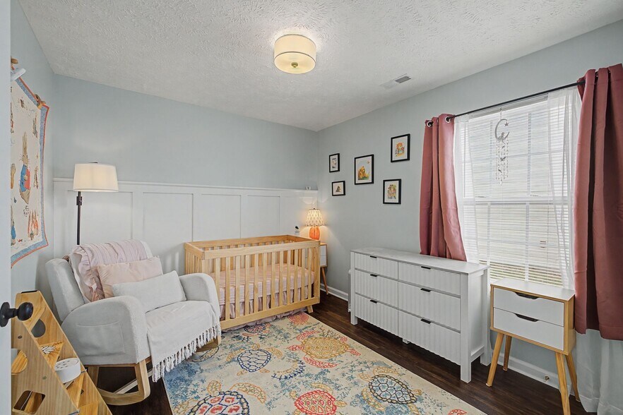 Building Photo - 401 Niagra Ln