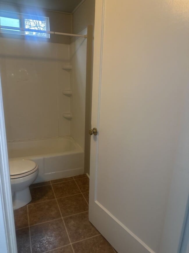 Building Photo - M855