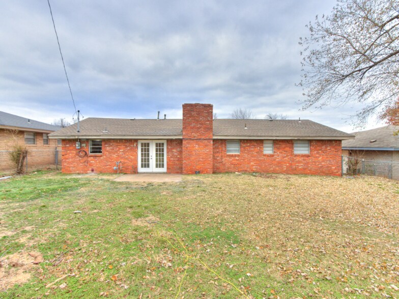 Building Photo - 8604 NE 33rd St