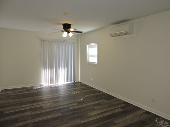 Building Photo - 3485 Rothschild Dr