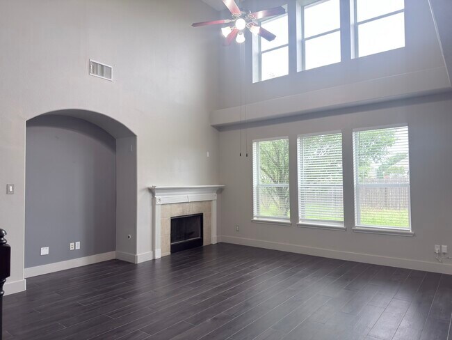 Building Photo - 18006 Barton Ridge Ln