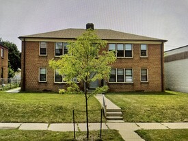 Building Photo - 5615 W Wisconsin Ave