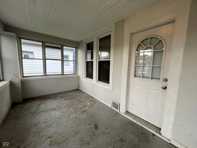 Building Photo - 302 S Randolph St