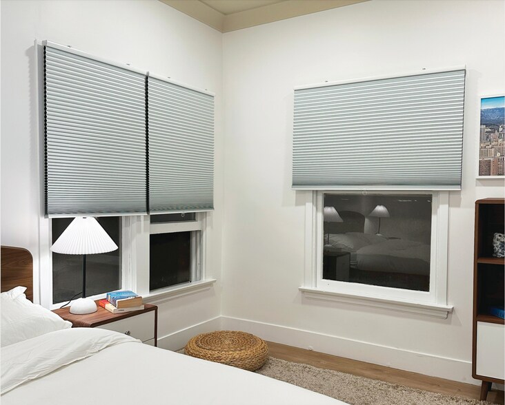 Building Photo - 1448 N Fuller Ave