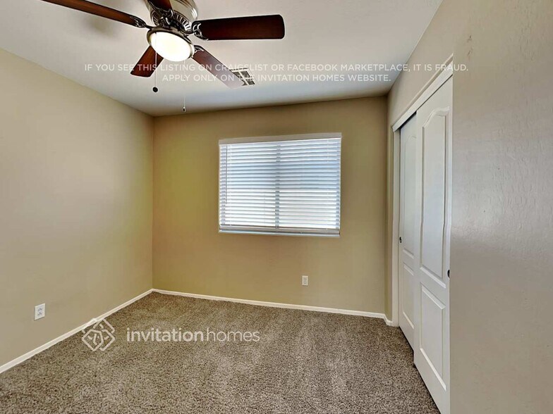 Building Photo - 5418 W Pleasant Ln