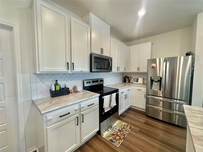 Building Photo - 123 Adeline Dr