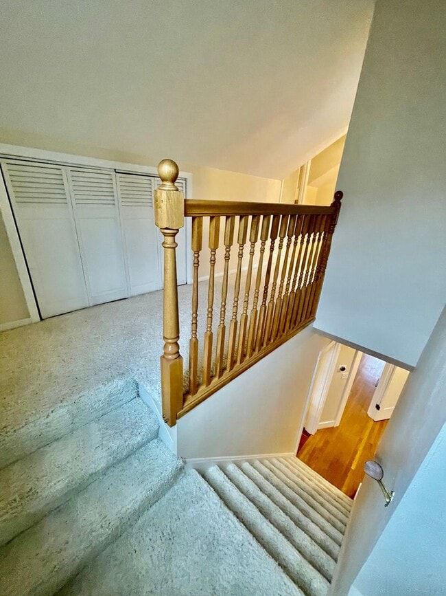 Building Photo - Rare Find, Large 3bd/2bathroom (w/ Bonus Rooms) House Near Rose City Golf Course