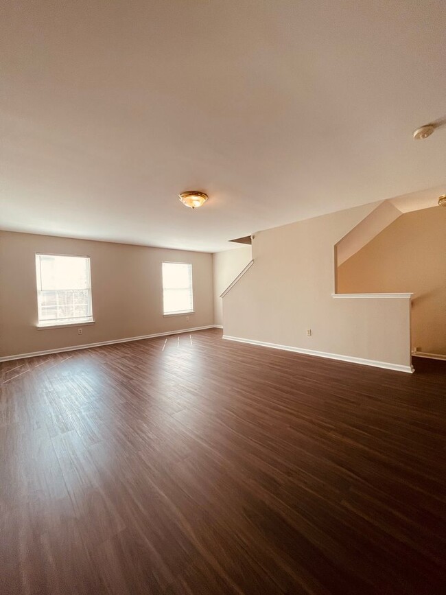 Building Photo - Townhome in Wilmington