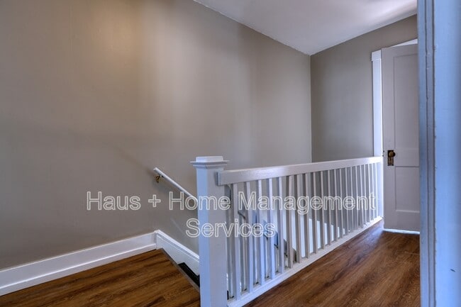 Building Photo - 68 Dewey St