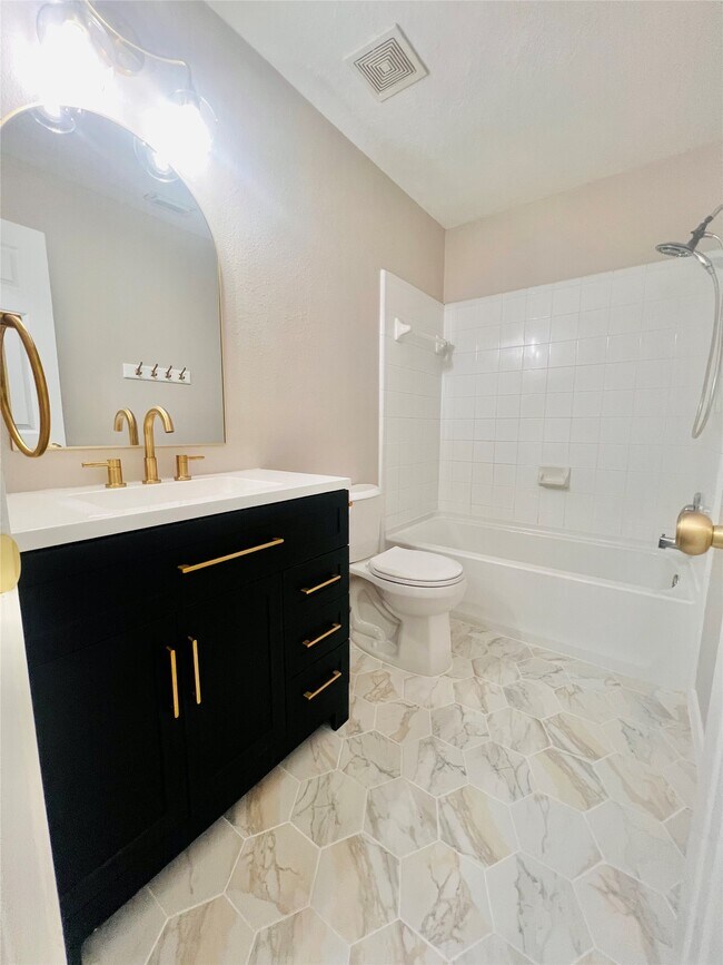 Building Photo - 15 Wineberry Pl