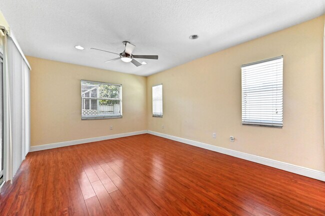 Building Photo - 10332 Dorchester Dr