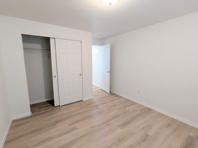 Building Photo - Comfort Meets Convenience in this Dog-Frie...