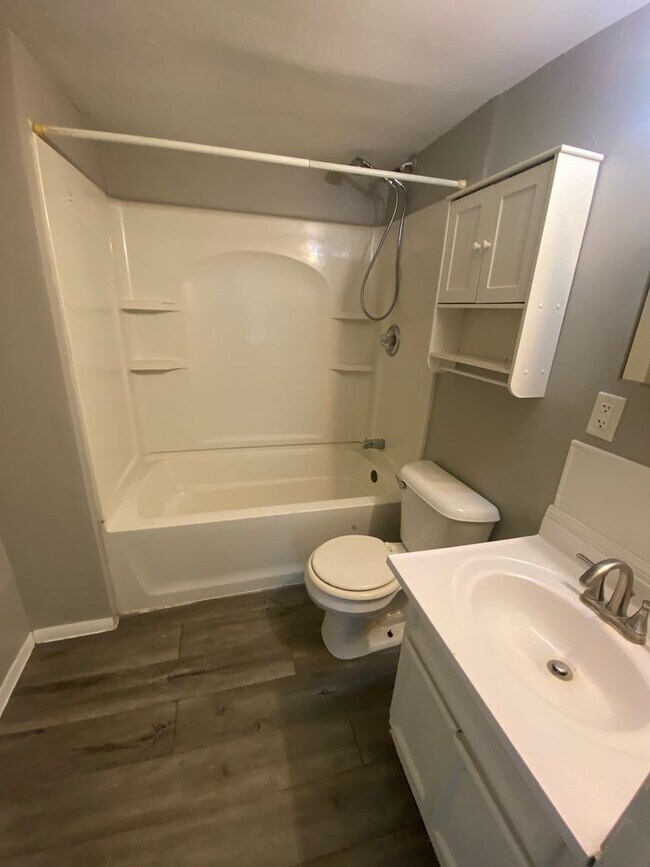 Building Photo - FRI1011