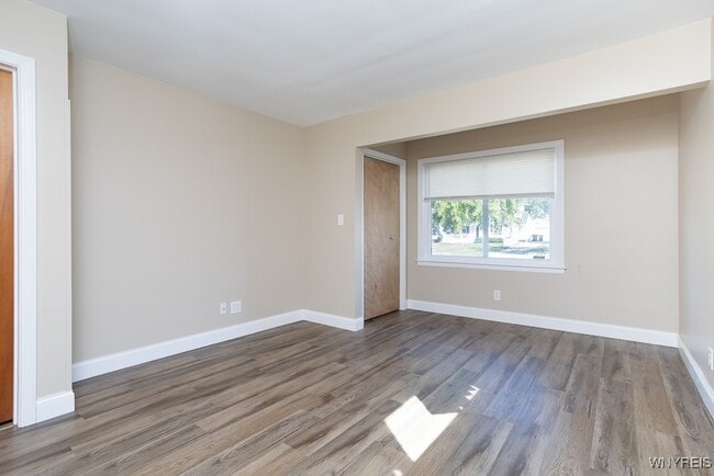 Building Photo - 2470 Eggert Rd