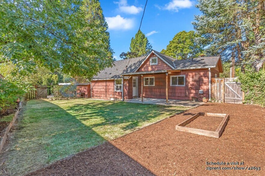 Building Photo - 11970 SW 95th Ave