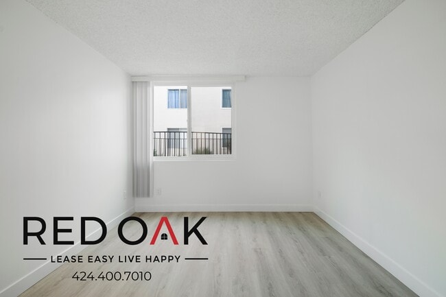 Building Photo - 1500 S Gramercy Pl