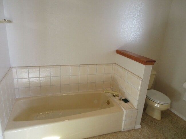 Building Photo - 3BR / 3BA Coastal Home with Panoramic Morro Bay Views