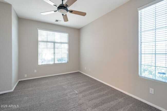 Building Photo - 1633 E Lakeside Dr