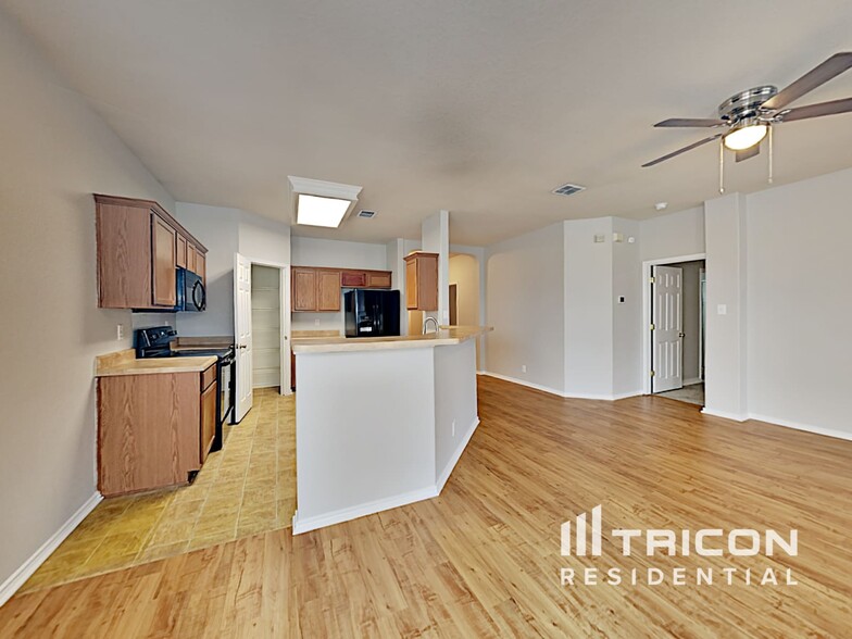 Building Photo - 150 Roadrunner Ave