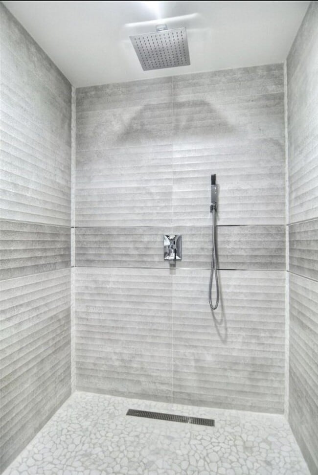 Building Photo - Private 3 Bed / 3 Bath Home with Incredible Outdoor Space