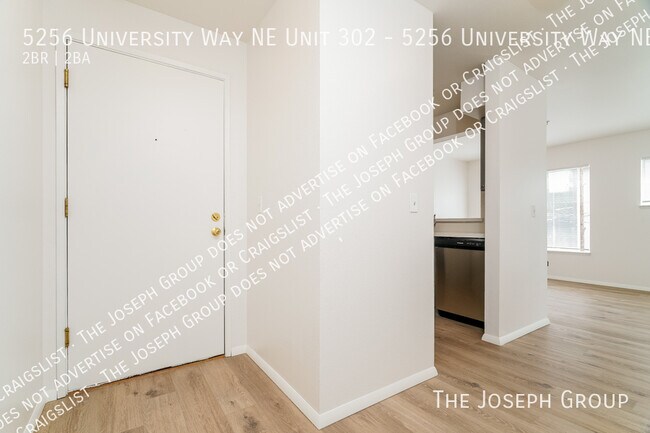 Building Photo - 5256 University Wy NE