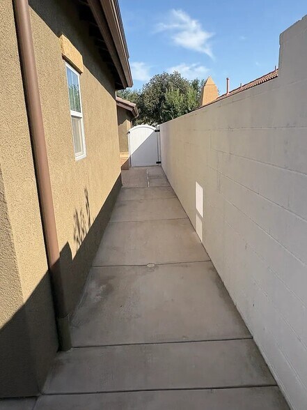 Building Photo - 8610 Bolsena Ln