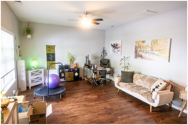 Building Photo - 1789 Perla Dr