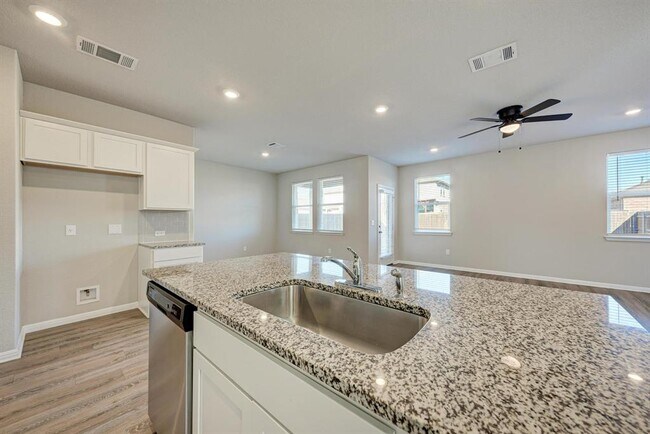 Building Photo - 1232 Vogel Dr