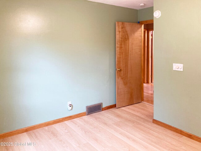 Building Photo - 11 Keyes St