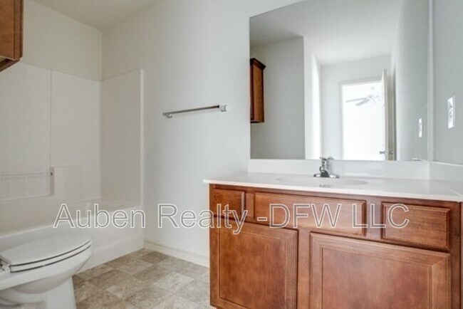 Building Photo - 909 Parkplace Ridge