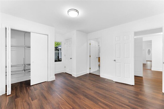 Building Photo - 487 Pasley Ave SE