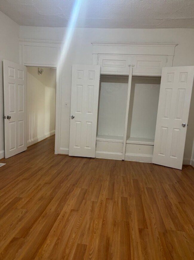 Building Photo - 3 BEDROOM 2 BATHROOM HUGE TOWNHOUSE FOR RENT IN 21216