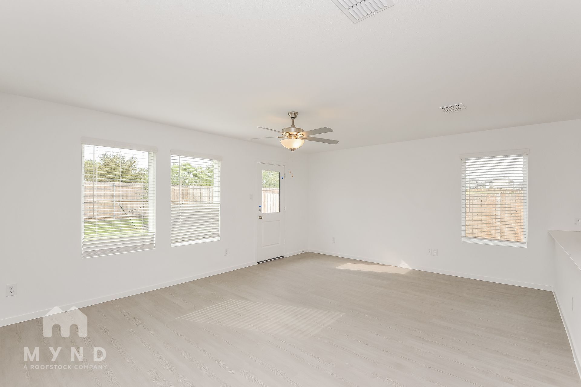 Building Photo - 2708 Mistwood Dr