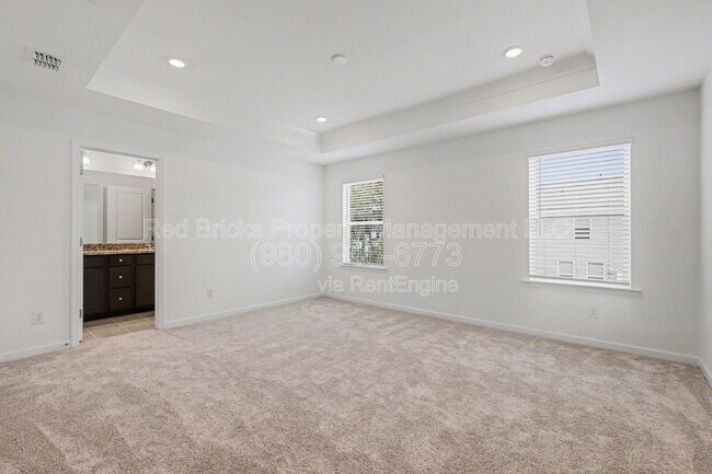 Building Photo - 5011 Rill Ct