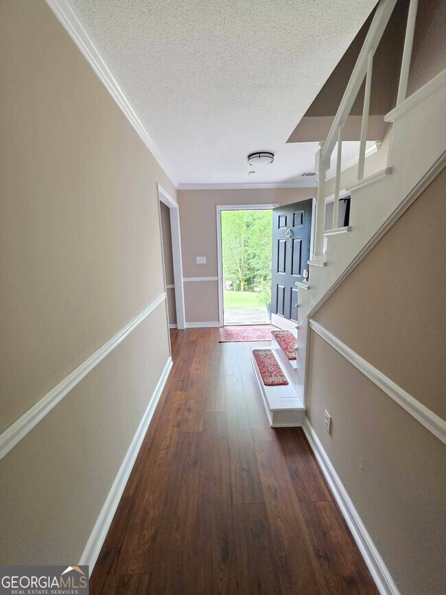 Building Photo - 1531 Dartmouth Ct