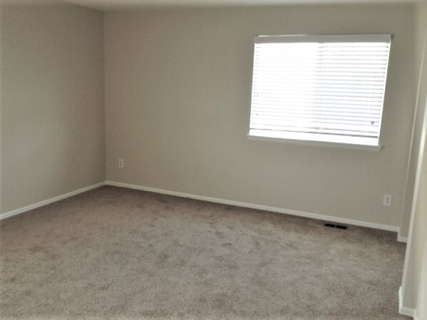 Building Photo - 9826 Kenton Cir