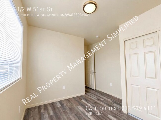 Building Photo - 326 1/2 W 51st St-
