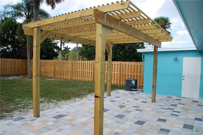 Building Photo - 406 Robalo Ct
