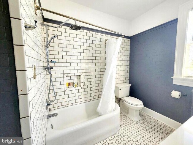 Building Photo - 515 Fourth St