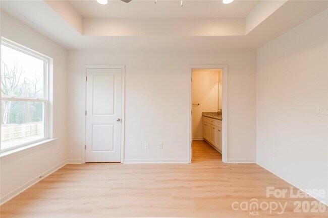 Building Photo - 2719 Capitol Dr